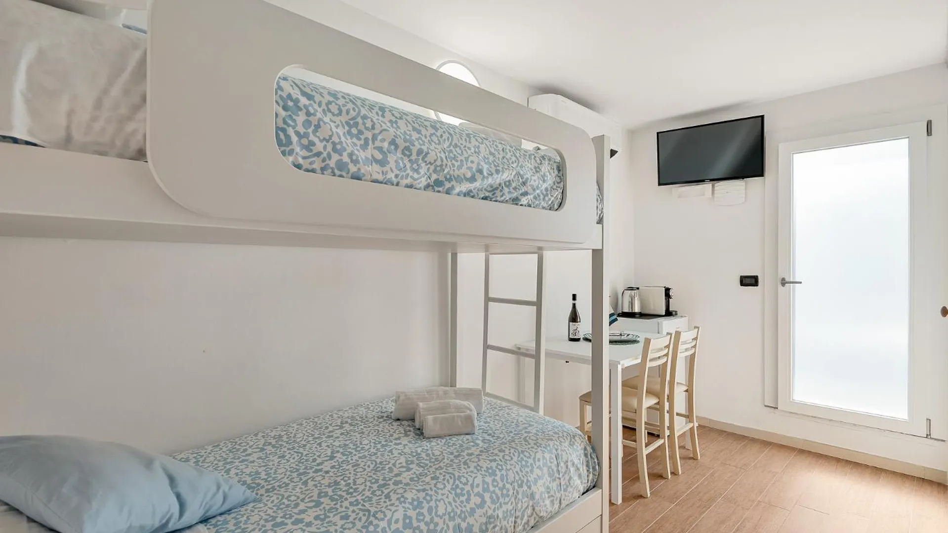 Villa Perla Marina di Massa Itália