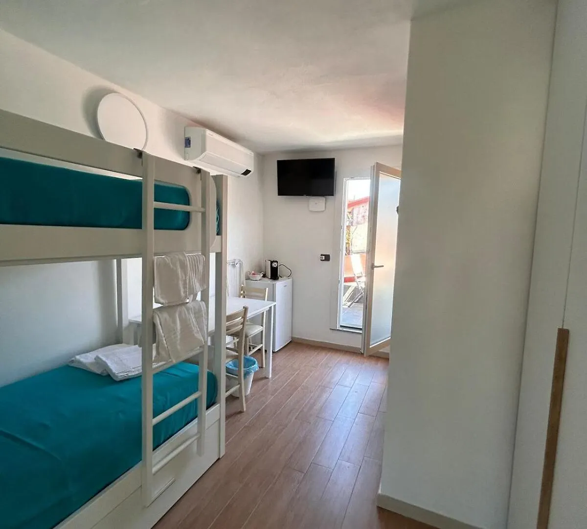 Villa Perla Marina di Massa Guest house