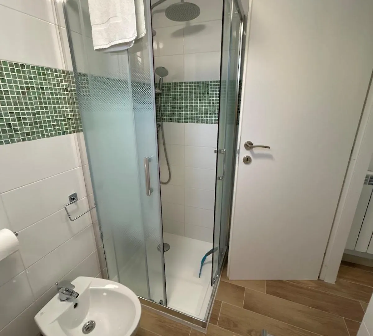 Villa Perla Marina di Massa Guest house